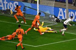 lol转区-英格兰翻盘西班牙，佩德里点燃赛场的简单介绍