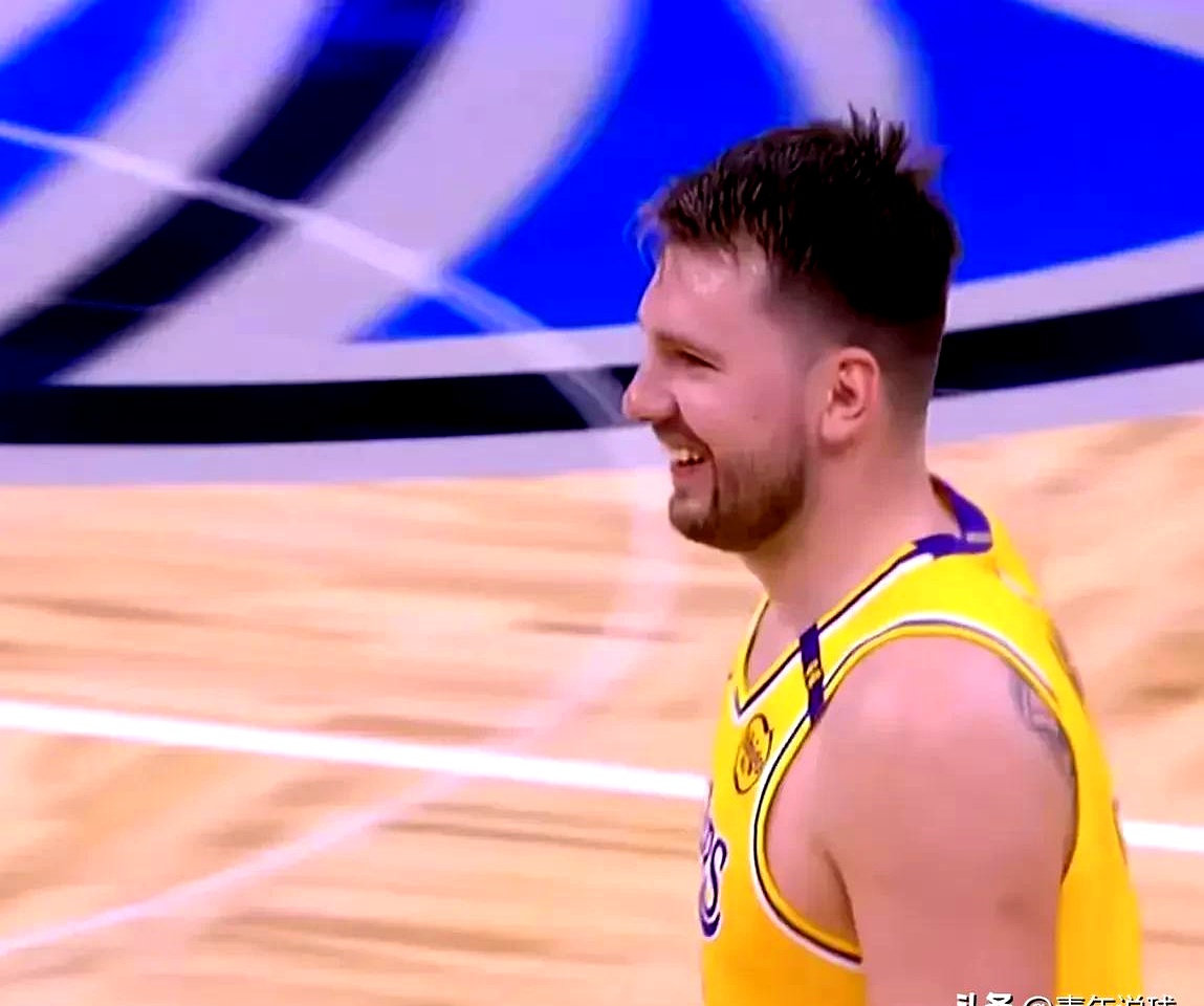 包含国王逆转爵士,东契奇高光表现的词条 包含国王逆转爵士,东契奇高光表现的词条